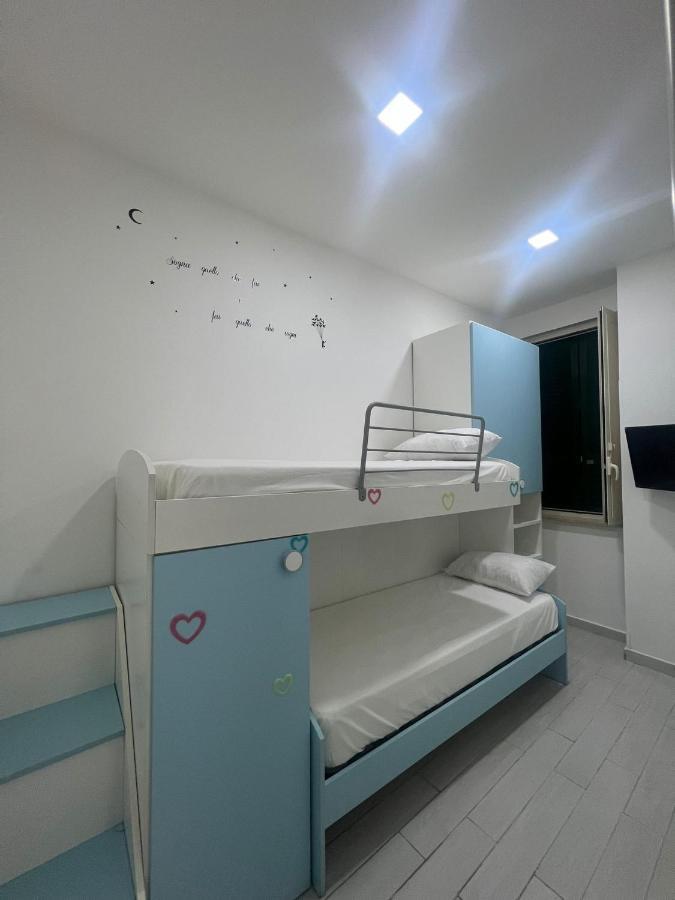 Guest House Terra Mia เนเปิลส์ ภายนอก รูปภาพ